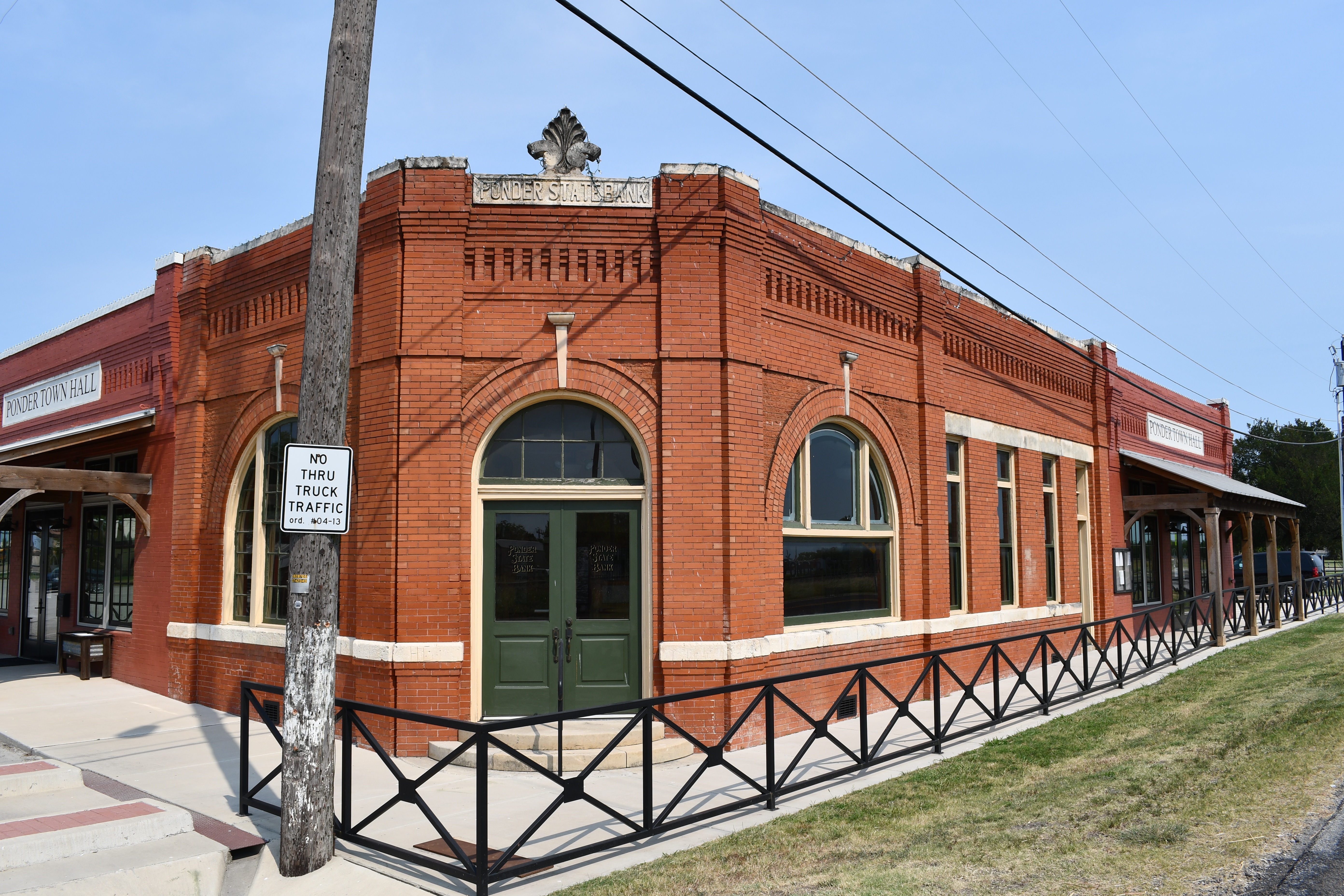 Turf services in Ponder, TX